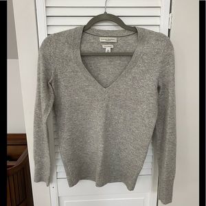 Beautiful Gray 100% Cashmere V-Neck Sweater